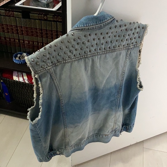 Vintage studded sleeveless jacket - Picture 2 of 2